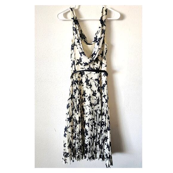 Carmen Marc Valvo Collection Belted Floral Pleated Skirt Dress Size 10 - Picture 3 of 8